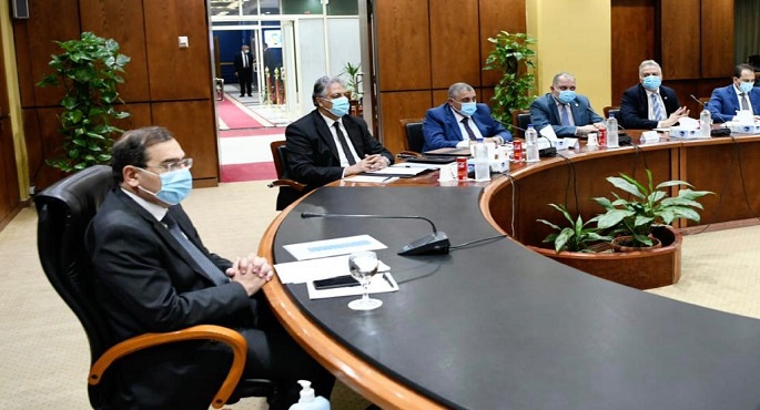 بالصور.. الملا يبحث مع رئيس “روهربمبن” الألمانية سبل تعزيز أنشطة التصنيع المحلى للمضخات