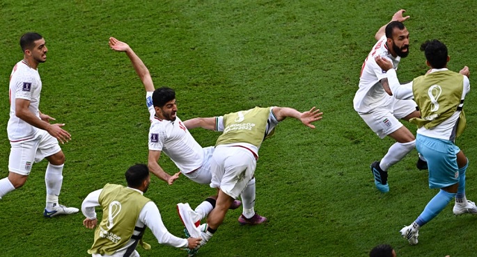 إيران تحقق فوزا ثمينا على ويلز بهدفين نظيفين.. وتحيي آمالها في التأهل لدور الـ 16 بكأس العالم