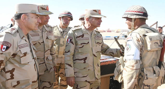 بالفيديو والصور.. وزير الدفاع يشهد إجراءات تفتيش الحرب لإحدى تشكيلات المنطقة الغربية العسكرية بعد تحديثها