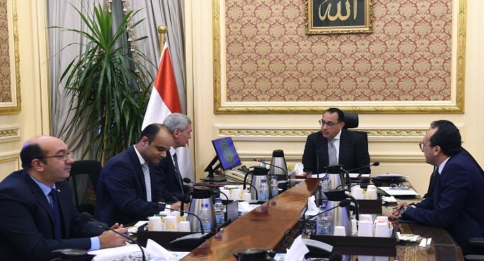 بالصور..مدبولي يتابع عدداً من ملفات عمل هيئة الشراء الموحد