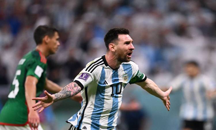 ميسي يقود الأرجنتين لتخطي المكسيك بثنائية نظيفة بكأس العالم