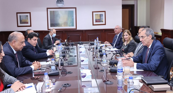 وزيرا قطاع الأعمال العام والاتصالات وتكنولوجيا المعلومات يبحثان تعزيز التعاون في التحول الرقمي