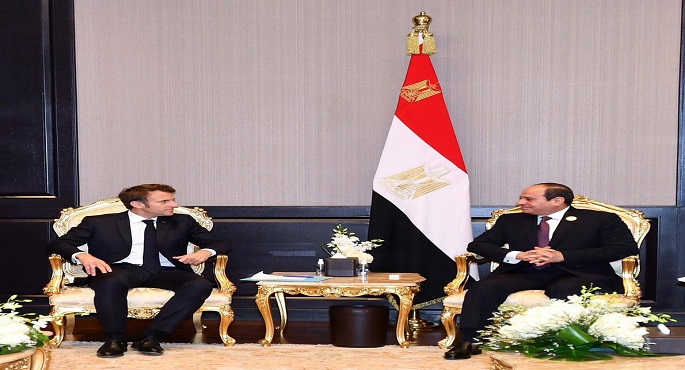 الرئيس السيسي يبحث مع نظيره الفرنسي عددا من القضايا الإقليمية والدولية على هامش COP27