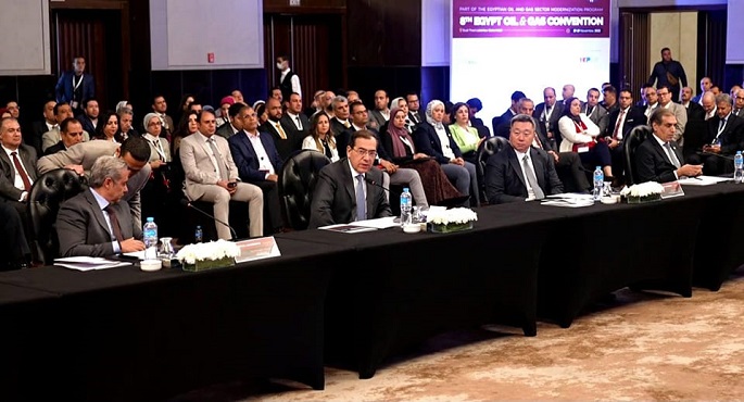 على هامش مؤتمر البترول والغاز.. الملا يترأس أعمال المائدة المستديرة “أمن الطاقة”