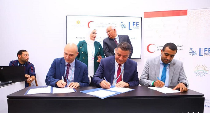 بالصور.. توقيع بروتوكول تعاون بين التضامن الاجتماعي والهلال الأحمر على هامش COP27