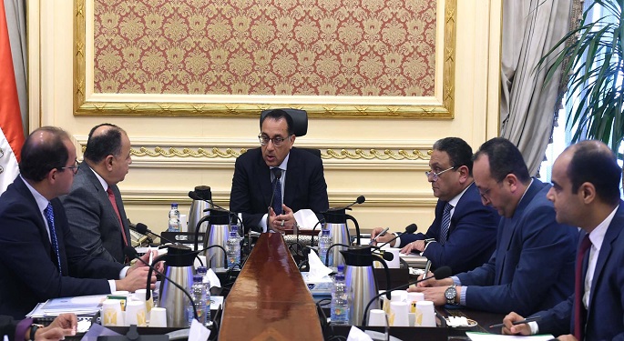 رئيس الوزراء يستعرض مع وزير المالية التقديرات الأولية لموازنة العام المالي الحالي