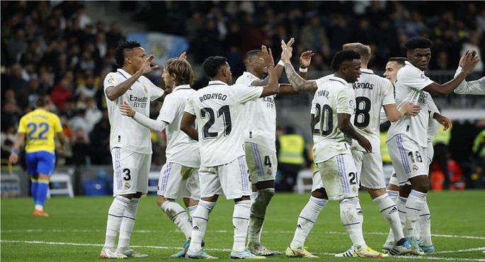 ريال مدريد يبحث تأمين صدارة الدورى الإسباني أمام أوساسونا