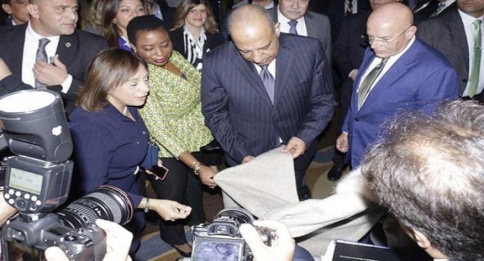 بالصور.. وزير قطاع الأعمال العام يفتتح معرض “Destination Africa 2022” للصناعات النسيجية