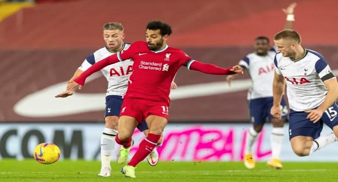 ليفربول يصطدم بتوتنهام في مواجهة نارية بالبريميرليج