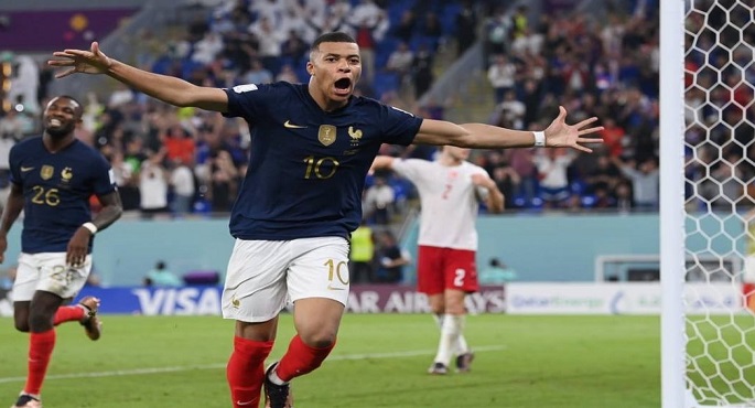 مبابي يقود فرنسا للفوز على الدانمارك 2 ـ 1 والتأهل إلى دور الـ 16 بكأس العالم
