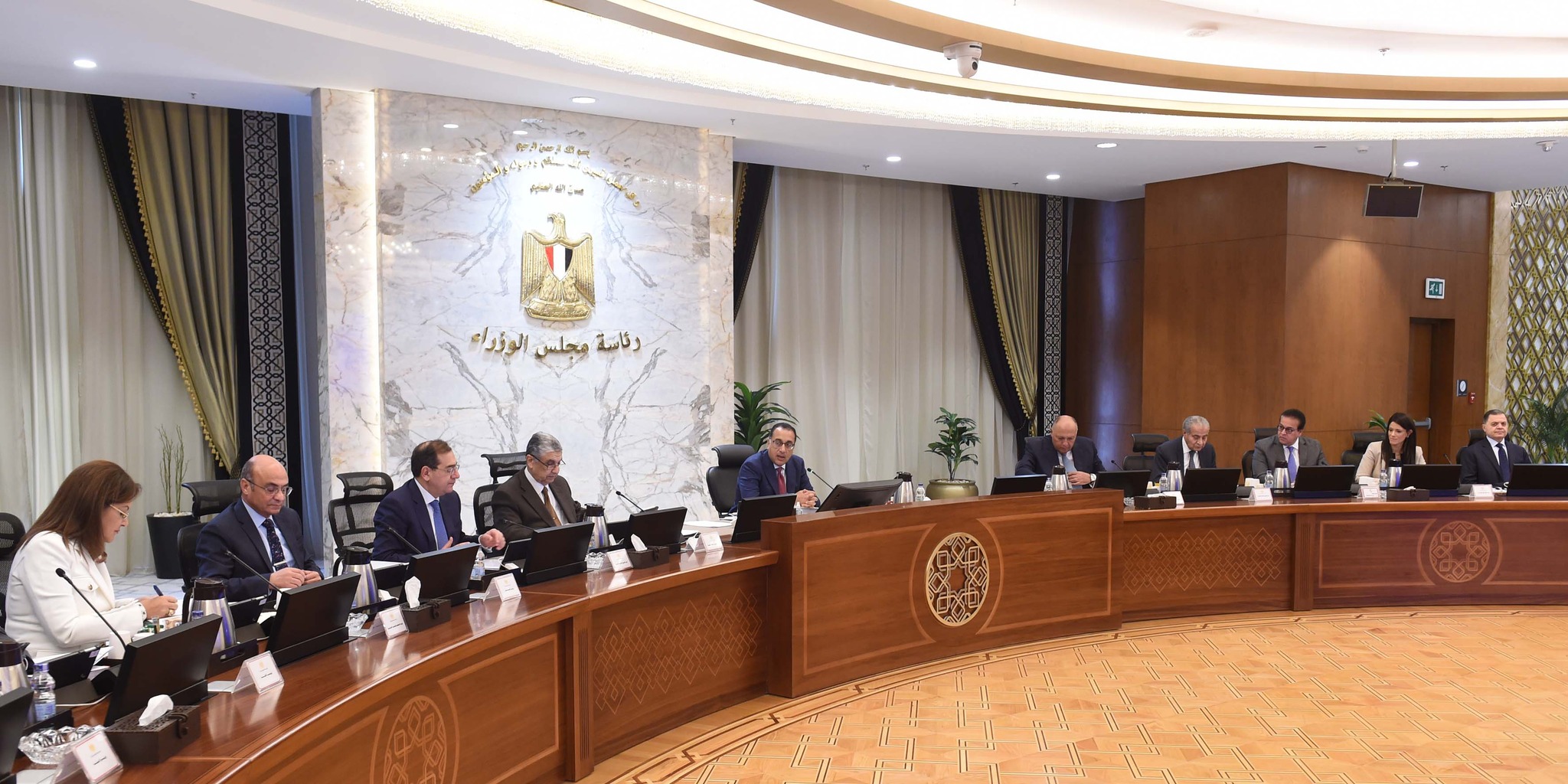 خلال اجتماع مجلس الوزراء بالعاصمة الإدارية الجديدة.. رئيس الوزراء يشيد بمخرجات مؤتمر المناخ بشرم الشيخ التي تم التوافق عليها