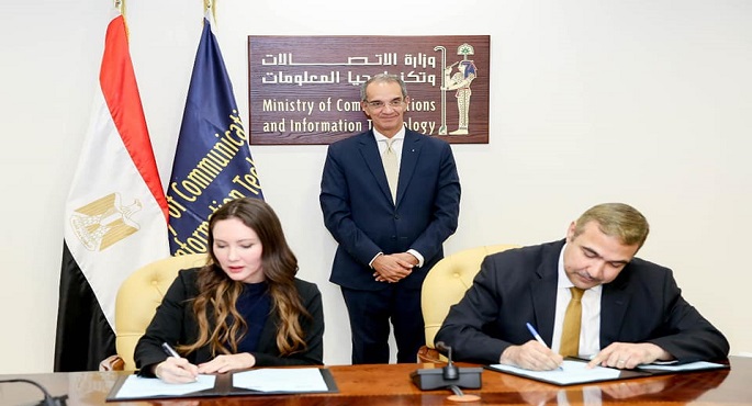 بالصور.. وزير الاتصالات يشهد توقيع اتفاقية بين «إيتيدا» و500 Global لتشغيل مركز إبداع مصر الرقمية «الجيزة»