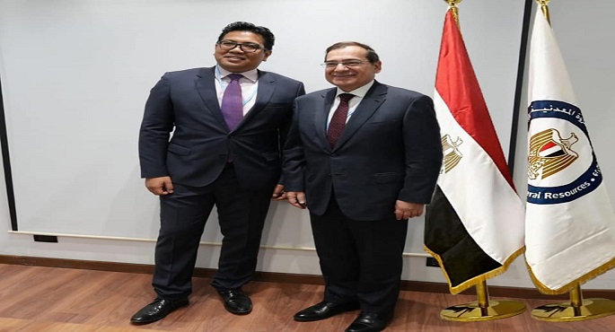 على هامش قمة المناخ ..مباحثات لوزير البترول مع بتروناس الماليزية لزيادة استثماراتها البترولية بمصر