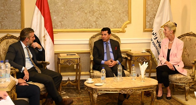 بالصور.. وزير الرياضة يلتقي ممثل صندوق الأمم المتحدة للسكان وممثل اليونيسف بمصر
