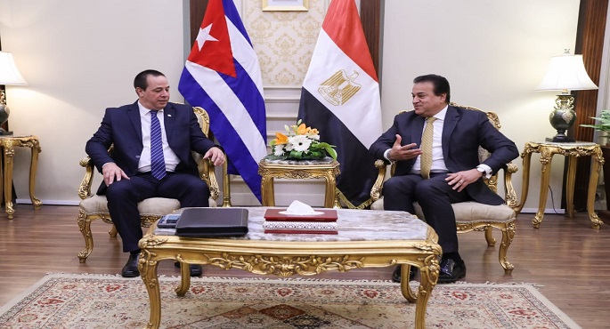 بالصور..وزير الصحة يبحث مع نظيره بدولة كوبا تعزيز سبل التعاون فى القطاع الصحى
