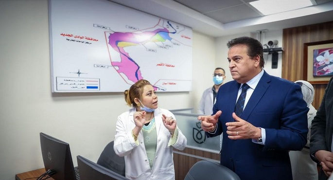 بالصور.. وزير الصحة يوجه بالتوسع في الأماكن المخصصة لانتظار المرضى ومرافقيهم بمستشفى الكرنك الدولي
