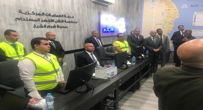 بالصور.. وزير النقل يزور غرفة العمليات المركزية لمنظومة النقل الأخضر المستدام بمدينة شرم الشيخ