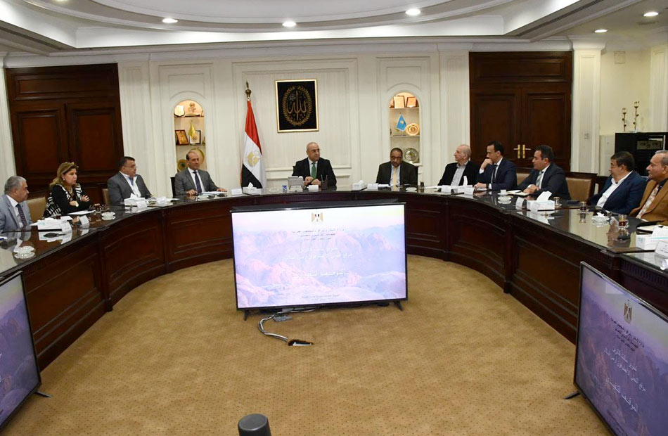 يالصور .. وزير الإسكان يتابع الموقف التنفيذي لمشروع التجلي الأعظم في سانت كاترين