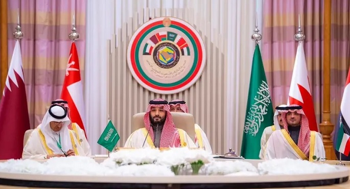 الخليج الإماراتية تؤكد على أهمية قمم الرياض ودورها في تحقيق التكامل الاقتصادي