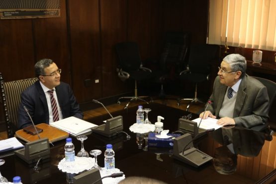 وزير الكهرباء يبحث مع سفير الهند بالقاهرة دعم وتعزيز التعاون بين قطاع الكهرباء والشركات الهندية