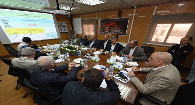 وزير الإسكان يتابع موقف مشروعات مياه الشرب والصرف الصحي الجاري تنفيذها بمحافظة الإسكندرية