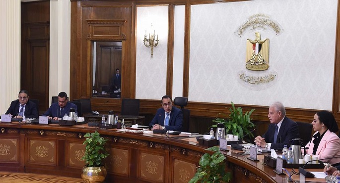 بالصور .. رئيس الوزراء يعقد اجتماعاً لمتابعة عدد من المشروعات بمحافظة جنوب سيناء