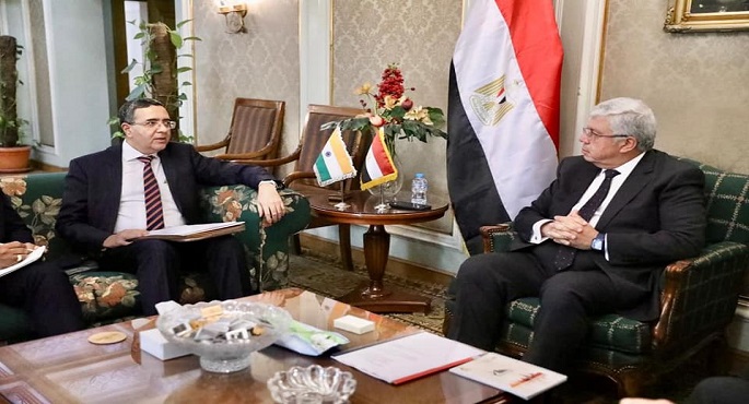 بالصور .. وزير التعليم العالي يبحث دعم التعاون العلمي والتكنولوجي المشترك مع الهند