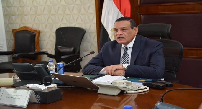 بالصور.. وزير التنمية المحلية يعلن بدء تطبيق قانون المحال العامة بجميع محافظات الجمهورية