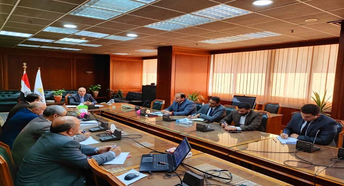 وزير الري يتابع موقف التحول لاستخدام نظم الرى الحديث بالبساتين ومزارع قصب السكر
