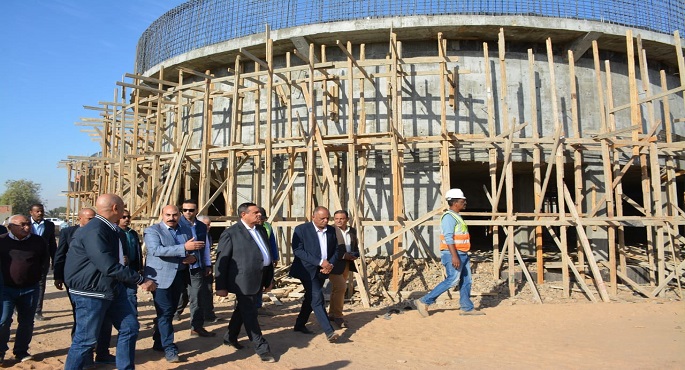 بالصور.. وزير التنمية المحلية ومحافظ أسوان يتابعان معدلات تنفيذ مشروعات ” حياة كريمة ” بنصر النوبة وكوم أمبو