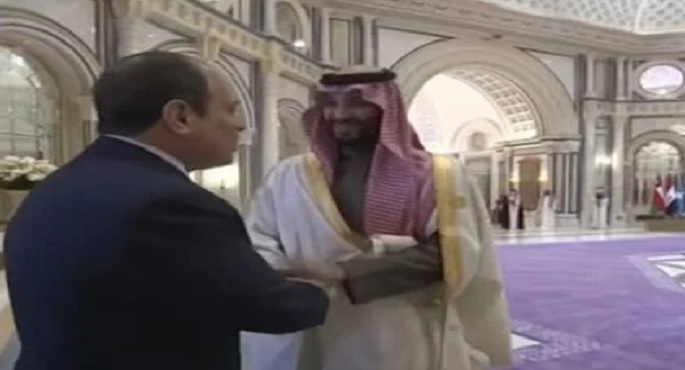 الرئيس السيسي يصل مقر انعقاد القمة “العربية – الصينية” بالرياض