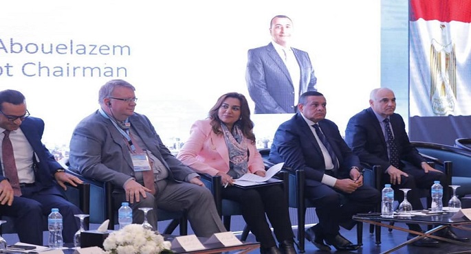 بالصور.. وزير التنمية المحلية ومحافظ دمياط يشهدان الجلسة الافتتاحية لقمة ريادة الأعمال 2022