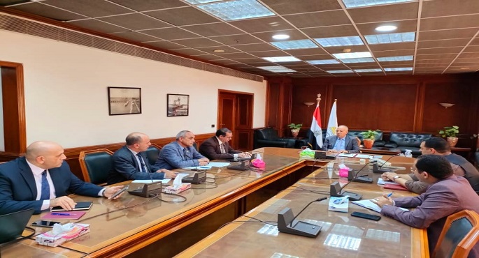 وزير الري يؤكد ضرورة الالتزام التام بضوابط واشتراطات استخدام المياه الجوفية