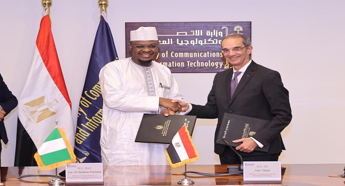بالصور.. وزير الاتصالات يوقع مع نظيره النيجيرى مذكرة تفاهم لتعزيز التعاون بين البلدين