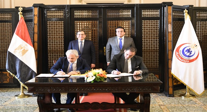 بالصور .. وزيرا الصحة والبترول يشهدان توقيع بروتوكول تعاون مع مؤسسة “إيني” في مجال تدريب الفرق الطبية