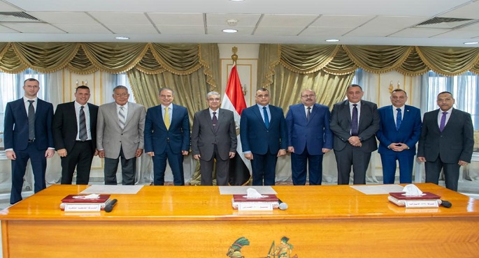 بالصور.. وزيرا  الإنتاج الحربي  و الكهرباء يتفقدان أول إنتاج للحارقة( ولاعة لمحطات توليد الكهرباء )