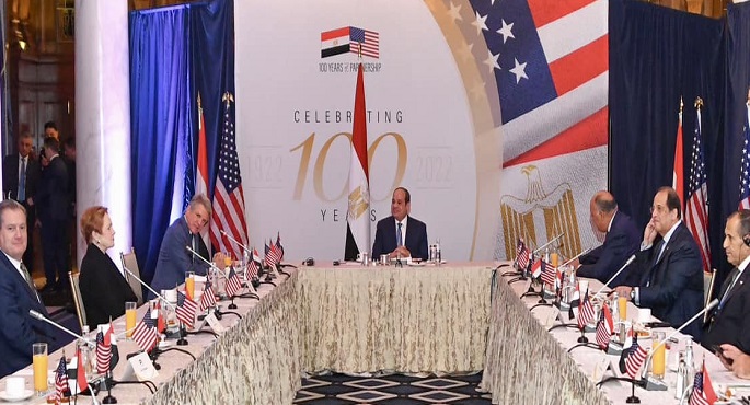 بالصور.. الرئيس السيسي يشارك في إفطار عمل مع عدد من قيادات الحزب الجمهوري بمجلس النواب الأمريكي بمقر إقامته بواشنطن