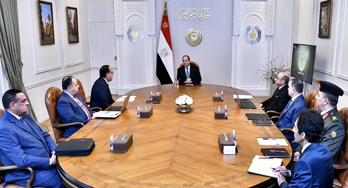 السيسي يوجه بإنهاء إشغال الطرق بالسيارات والمركبات المهملة في مختلف المدن والأحياء على مستوى الجمهورية