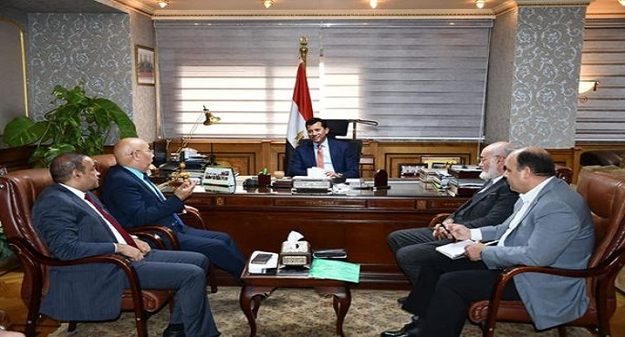 بالصور.. وزير الرياضة يلتقي رئيس الإتحاد المصري للكاراتيه