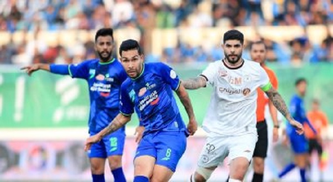 الفتح يضرب الشباب برباعية ويحرمه من صدارة الدوري السعودي