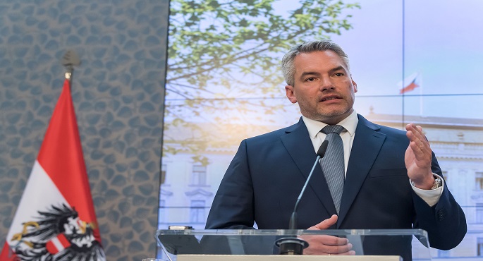 مستشار النمسا: نظام اللجوء الأوروبي عجز عن توفير الأمن على الحدود