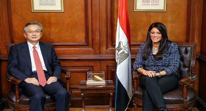 بالصور.. المشاط تناقش مع السفير الياباني بالقاهرة مقترحات التعاون المشترك لتنفيذ مشروعات برنامج “نُوَفِّي”