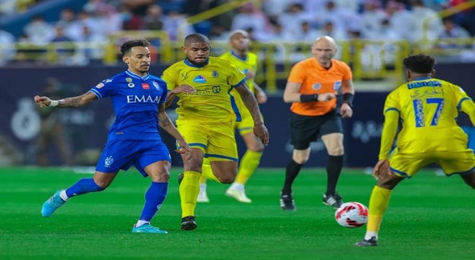 النصر يخطف تعادلا قاتلا من الهلال بالدوري السعودي
