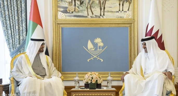 في أول زيارة رسمية منذ المصالحة الخليجية.. رئيس الإمارات يبحث مع أمير قطر العلاقات الأخوية