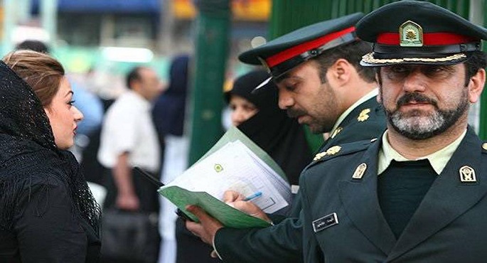 إيران تحل “شرطة الأخلاق” وتراجع قانون الحجاب على خلفية الاحتجاجات المستمرة