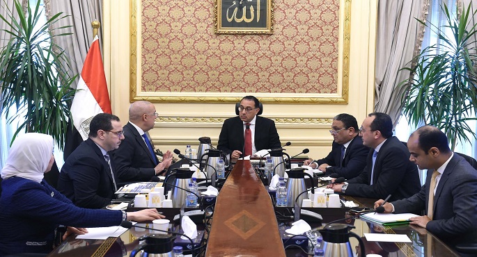 رئيس الوزراء يبحث مع وزير الإسكان سبل تحفيز الاستثمار الخارجي