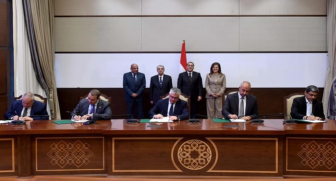 بالصور .. رئيس الوزراء يشهد توقيع 7 مذكرات تفاهم بشأن بدء الدراسات الخاصة بمشروعات إنتاج الهيدروجين الأخضر ومشتقاته
