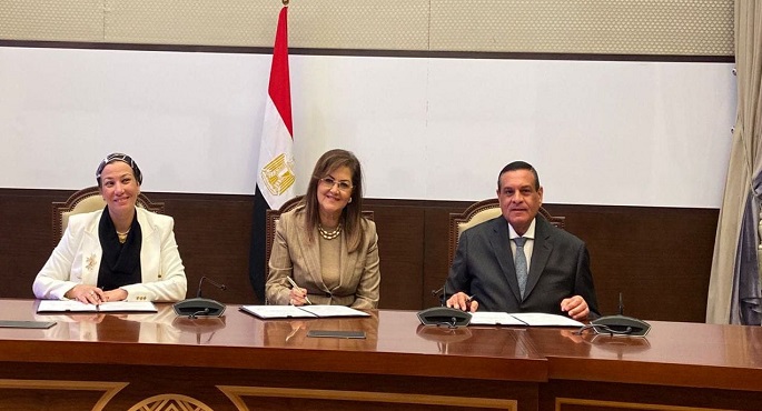 بالصور.. توقيع عقد تنفيذ المرحلة الرابعة من مشروعات البنية الأساسية لمنظومة المخلفات