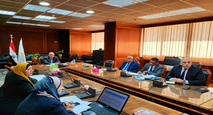 وزير الرى يتابع موقف مشروعات المياه ضمن المنصة الوطنية للمشروعات الخضراء “برنامج نُوَفِّي”