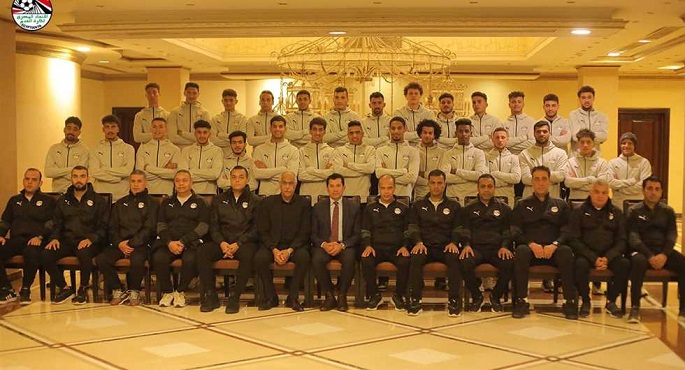 وزير الرياضة يزور منتخب الشباب قبل مواجهة غانا للمحليين وديا
